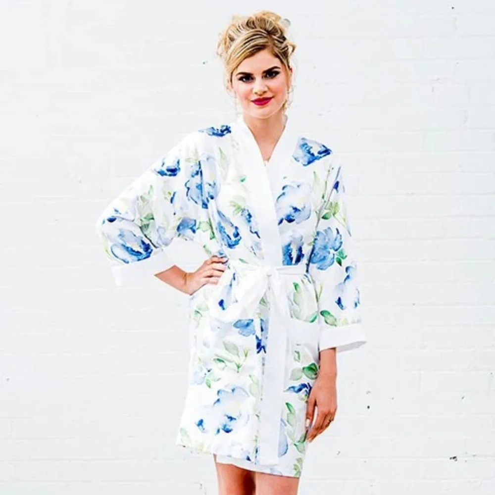 Hello Gorgeous Plus Size blue flower robe - Picture 1 of 4